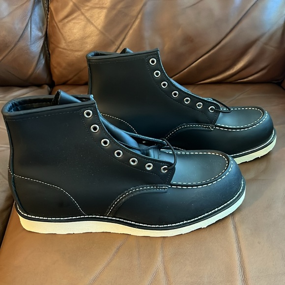 Men’s Red Wing 8130 6 Inch Moc Toe Boots Size 11.5 Black Chrome Tan Leather - Picture 3 of 11